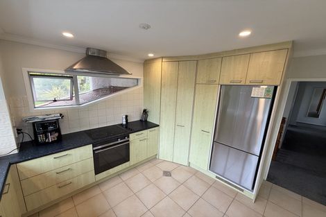 Photo of property in 13 Ellangowan Road, Waiake, Auckland, 0630