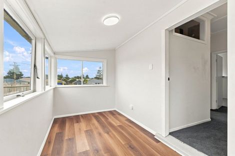 Photo of property in 28 Aotea Street, Castlecliff, Whanganui, 4501