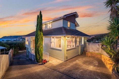 Photo of property in 28 Taupo Crescent, Plimmerton, Porirua, 5026