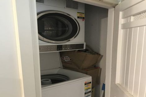 Photo of property in 1/154 Oriental Parade, Oriental Bay, Wellington, 6011