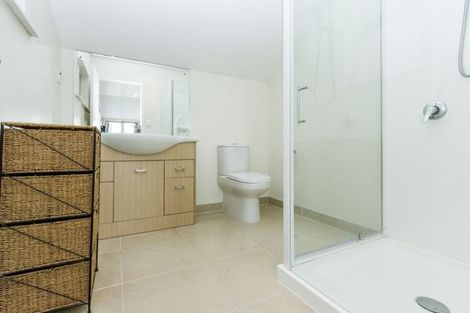 Photo of property in 22 Onewa Road, Northcote Point, Auckland, 0627