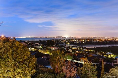 Photo of property in 103 Luckens Road, West Harbour, Auckland, 0618