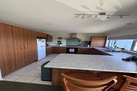 Photo of property in 36b Tamworth Crescent, Newlands, Wellington, 6037