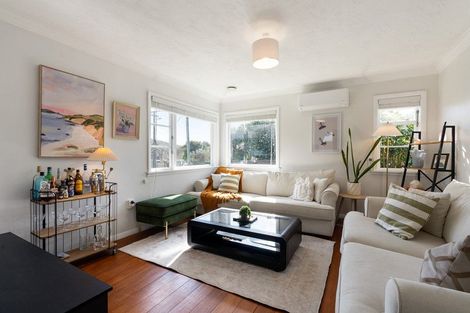Photo of property in 28 Coates Street, Tawa, Wellington, 5028