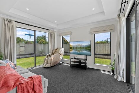 Photo of property in 52 Country Palms Drive, Halswell, Christchurch, 8025