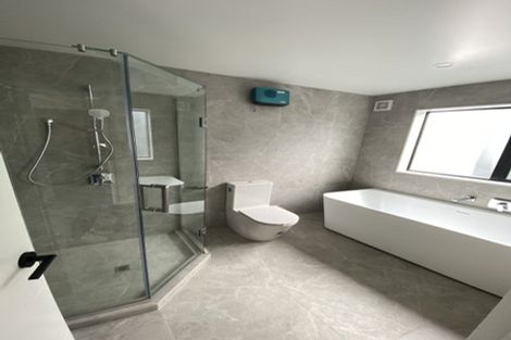 Photo of property in 36d Eastern Beach Road, Bucklands Beach, Auckland, 2012