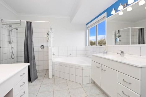 Photo of property in 36b Dyke Road, Karaka, Papakura, 2580