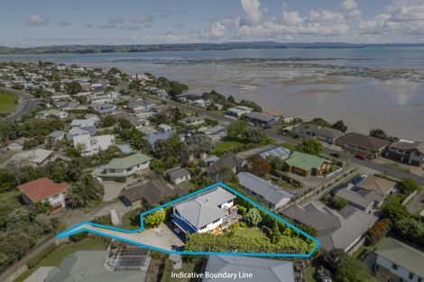 Photo of property in 37 Clarks Beach Road, Clarks Beach, 2122