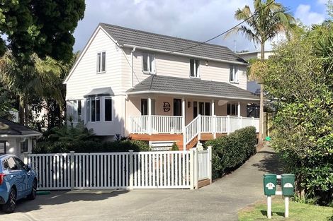Photo of property in 1/2 Heathcote Road, Castor Bay, Auckland, 0620