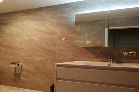 Photo of property in 2/47 Channel View Road, Campbells Bay, Auckland, 0630