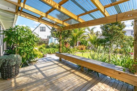 Photo of property in 225 Moana Anu Anu Avenue, Whangamata, 3620