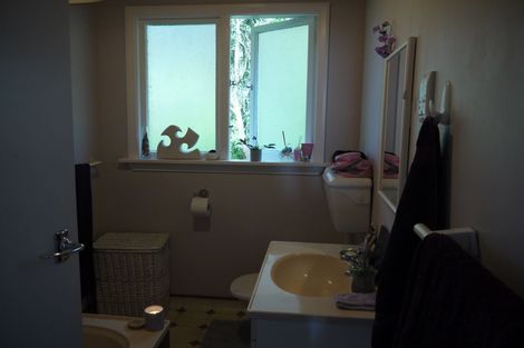 Photo of property in 28 Porterfield Street, Macandrew Bay, Dunedin, 9014