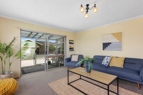 Photo of property in 1/136 Wainoni Road, Avondale, Christchurch, 8061