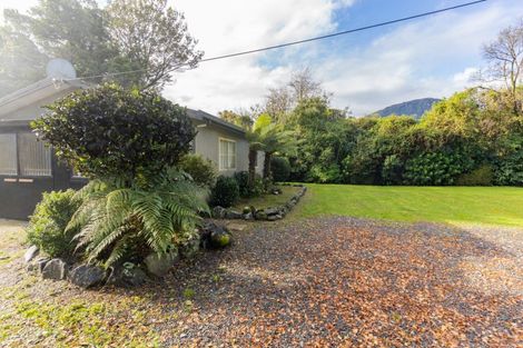 Photo of property in 6 Marks Road, Haast, 7886