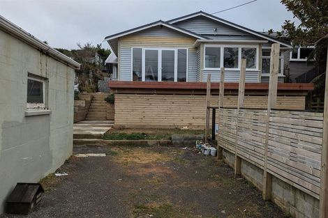 Photo of property in 10 Burrows Avenue, Karori, Wellington, 6012