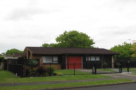 Photo of property in 1/22 Walter Strevens Drive, Conifer Grove, Takanini, 2112