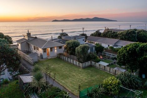 Photo of property in 52 The Parade, Paekakariki, 5034