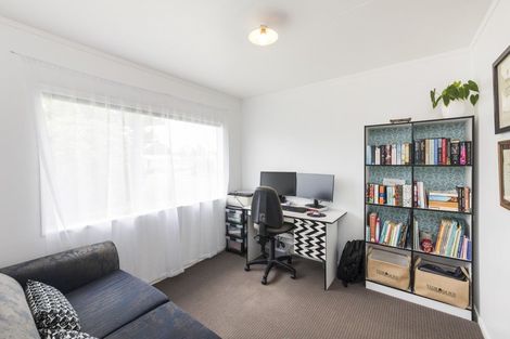 Photo of property in 10 Ashton Place, Highbury, Palmerston North, 4412