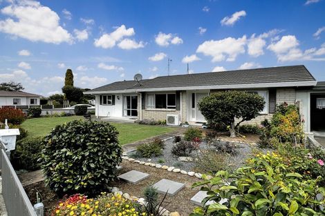 Photo of property in 16 Hamlet Street, Dannevirke, 4930