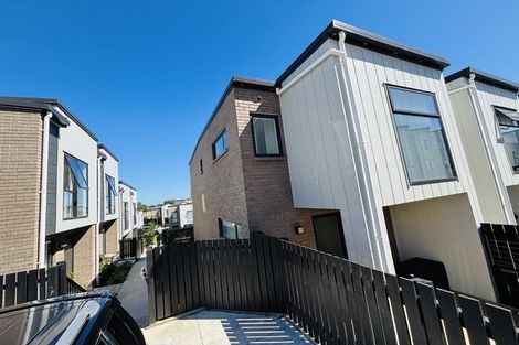 Photo of property in 43 Tukari Lane, Mangere Bridge, Auckland, 2022