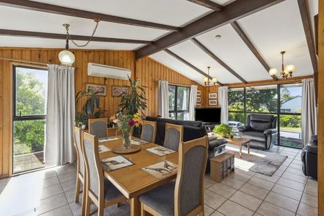 Photo of property in 24 Freyberg Crescent, Waikanae Beach, Waikanae, 5036