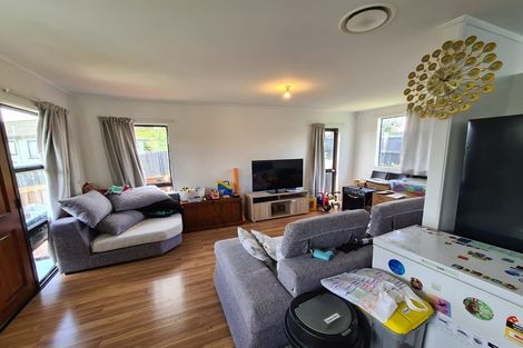 Photo of property in 2/9 Silver Creek Road, Weymouth, Auckland, 2103