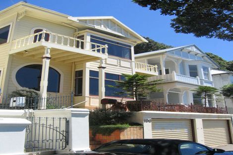 Photo of property in 196 Oriental Parade, Oriental Bay, Wellington, 6011