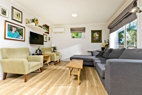 Photo of property in 16 Woodglen Road, Glen Eden, Auckland, 0602