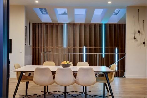 Photo of property in 34 Cedar Drive, Kelvin Heights, Queenstown, 9300