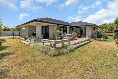 Photo of property in 370 One Tree Point Road, One Tree Point, 0118