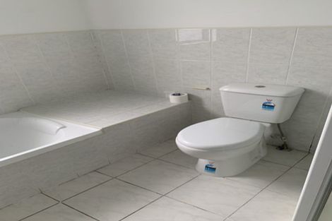 Photo of property in 25/3 Hulme Place, Henderson, Auckland, 0612