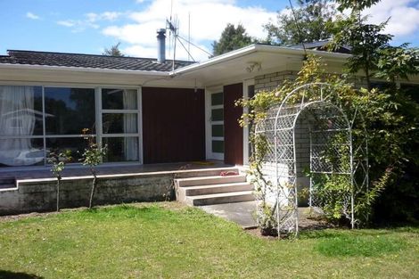 Photo of property in 2/28 Tamatea Road, Taupo, 3330