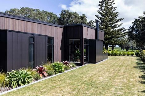 Photo of property in 25 Kotare Drive, Waiwhakaiho, New Plymouth, 4312