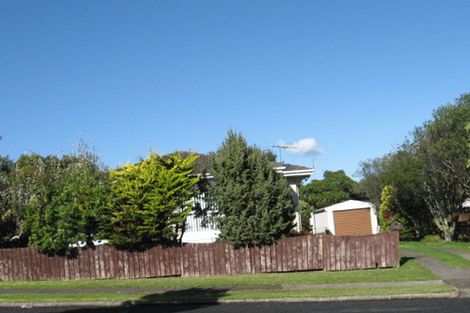 Photo of property in 25 Highland Park Drive, Highland Park, Auckland, 2010