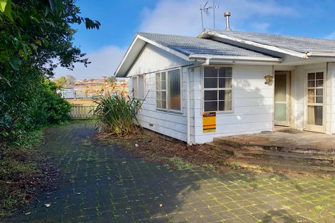 Photo of property in 2/6a Kallu Crescent, Mount Roskill, Auckland, 1041