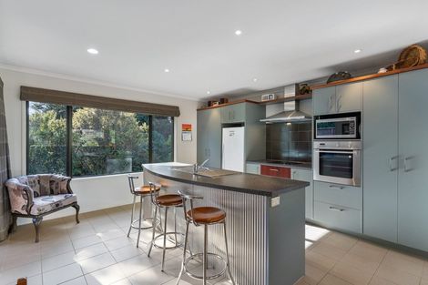 Photo of property in 11 Grovenor Drive, Orewa, 0931