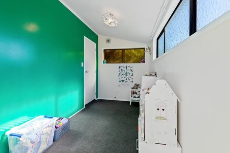 Photo of property in 5 Glucina Place, Glen Eden, Auckland, 0602