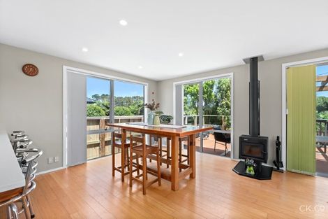 Photo of property in 22 Otonga Heights, Maungaraki, Lower Hutt, 5010
