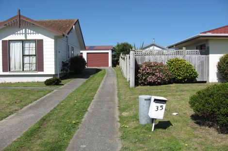 Photo of property in 35 Rosewood Place, Paraparaumu, 5032