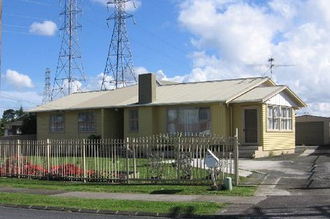 Photo of property in 22 Dale Crescent, Pakuranga, Auckland, 2010