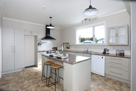 Photo of property in 40 Follett Street, Marton, 4710