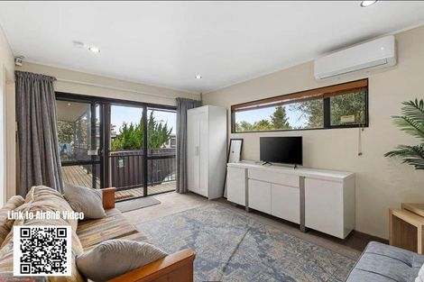 Photo of property in 2/1 Tern Place, Unsworth Heights, Auckland, 0632