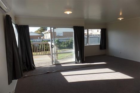Photo of property in 2/55 Palmers Road, Clendon Park, Auckland, 2103
