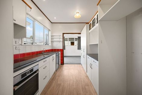 Photo of property in 12 Bains Avenue, Hamilton East, Hamilton, 3216