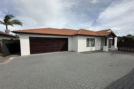 Photo of property in 27 Seneca Court, Golflands, Auckland, 2013