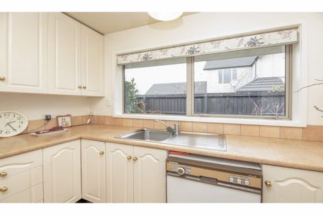 Photo of property in 2/2a Chilcombe Street, Ilam, Christchurch, 8041