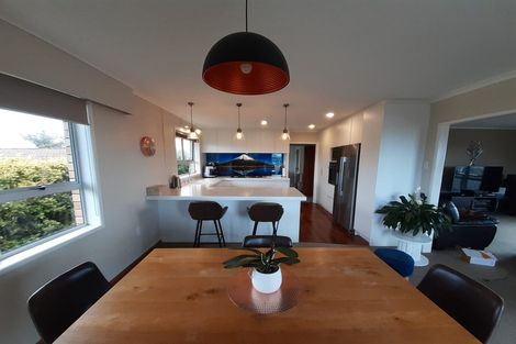 Photo of property in 44 Nevada Drive, Merrilands, New Plymouth, 4312