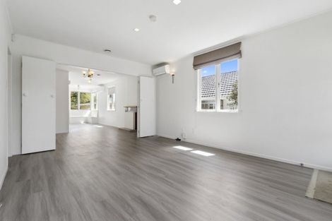 Photo of property in 20 Chilcott Road, Henderson, Auckland, 0612