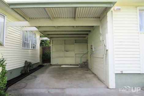 Photo of property in 49 Flanshaw Road, Te Atatu South, Auckland, 0610