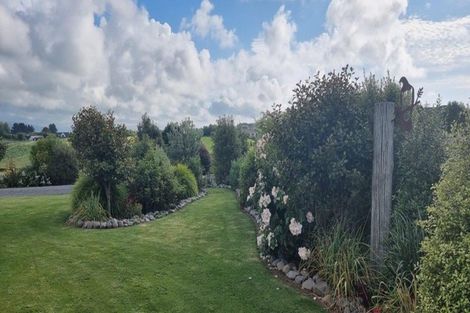 Photo of property in 9 Waipuna Grove, Levin, 5571